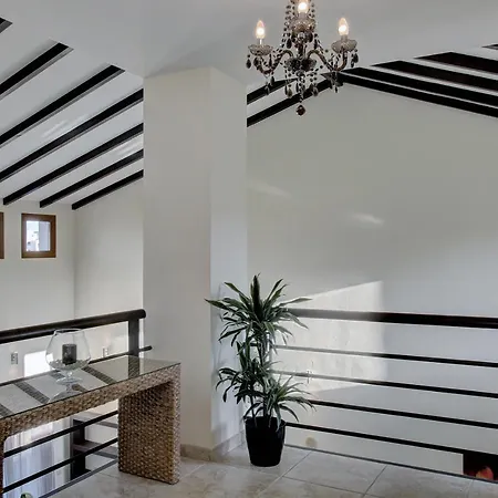 Villa Sofia Golf 15 Min Puerto Banus Estepona