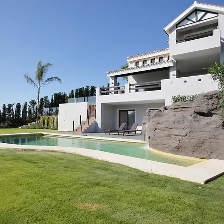 Sofia Golf 15 Min Puerto Banus Villa