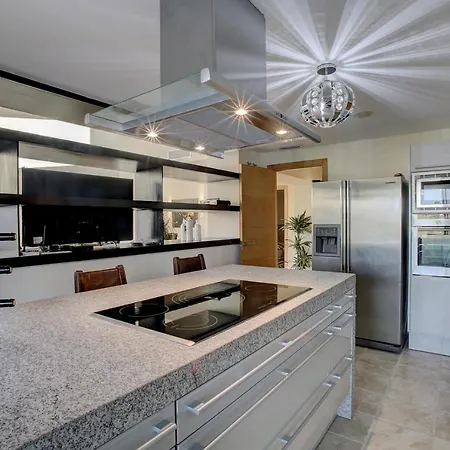 Villa Sofia Golf 15 Min Puerto Banus Estepona