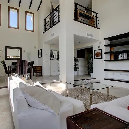 Villa Sofia Golf 15 Min Puerto Banus Estepona